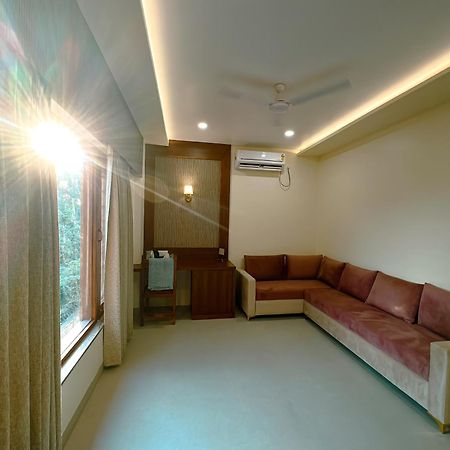 Hotel Ananda Kashi Varanasi Bagian luar foto