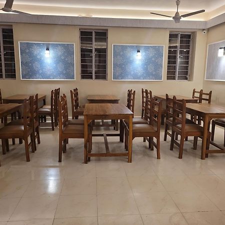 Hotel Ananda Kashi Varanasi Bagian luar foto