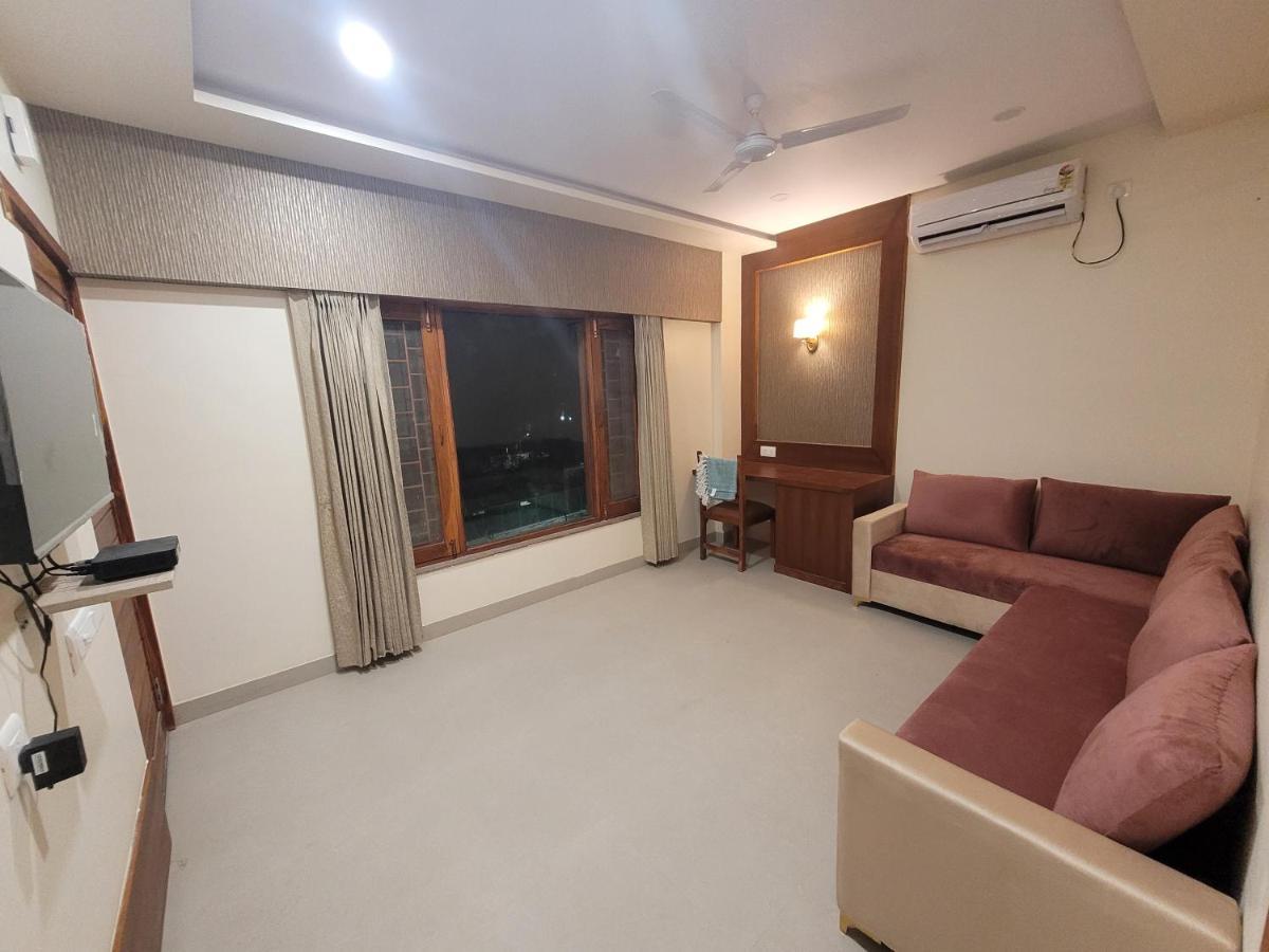 Hotel Ananda Kashi Varanasi Bagian luar foto