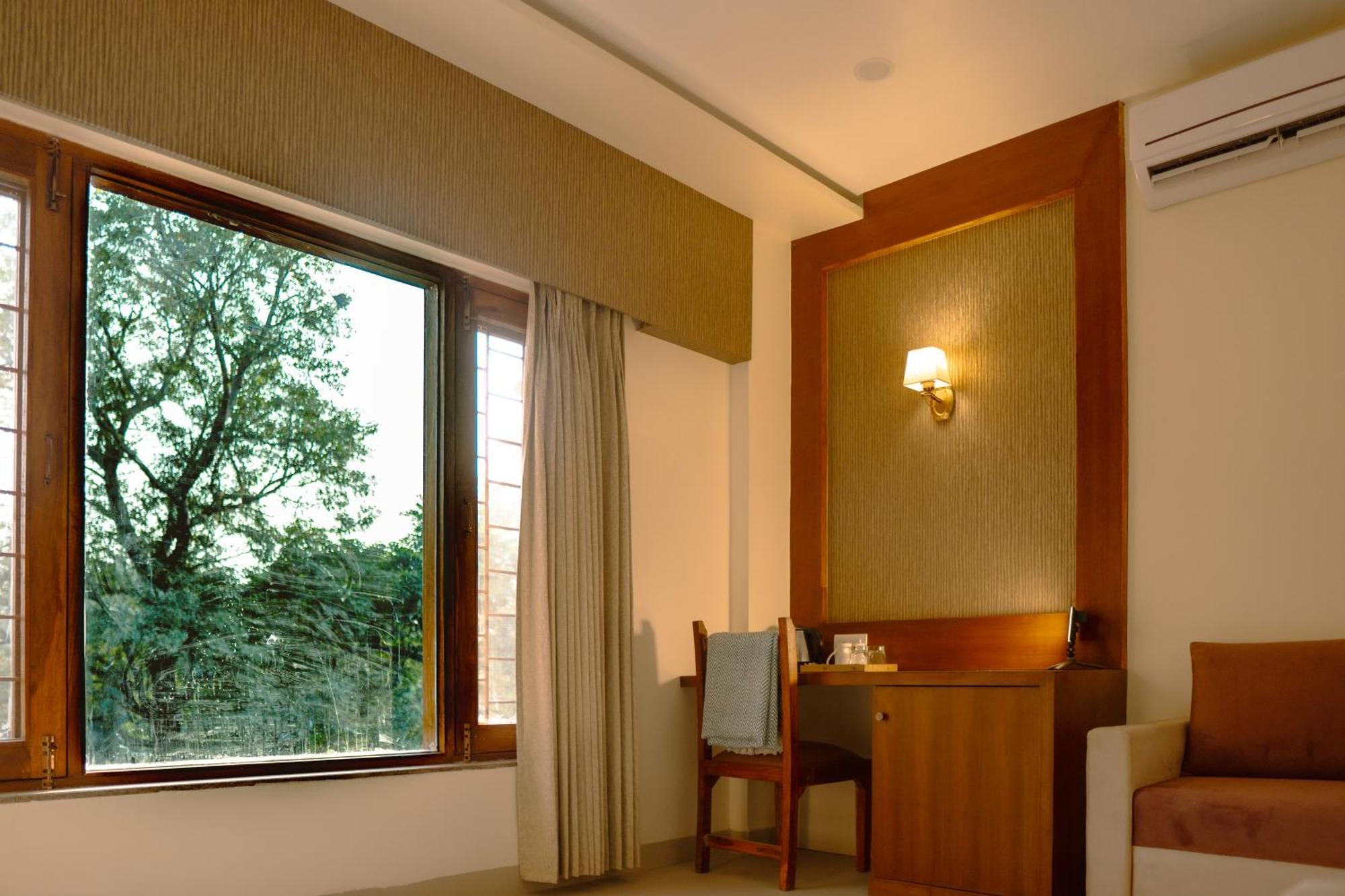 Hotel Ananda Kashi Varanasi Bagian luar foto
