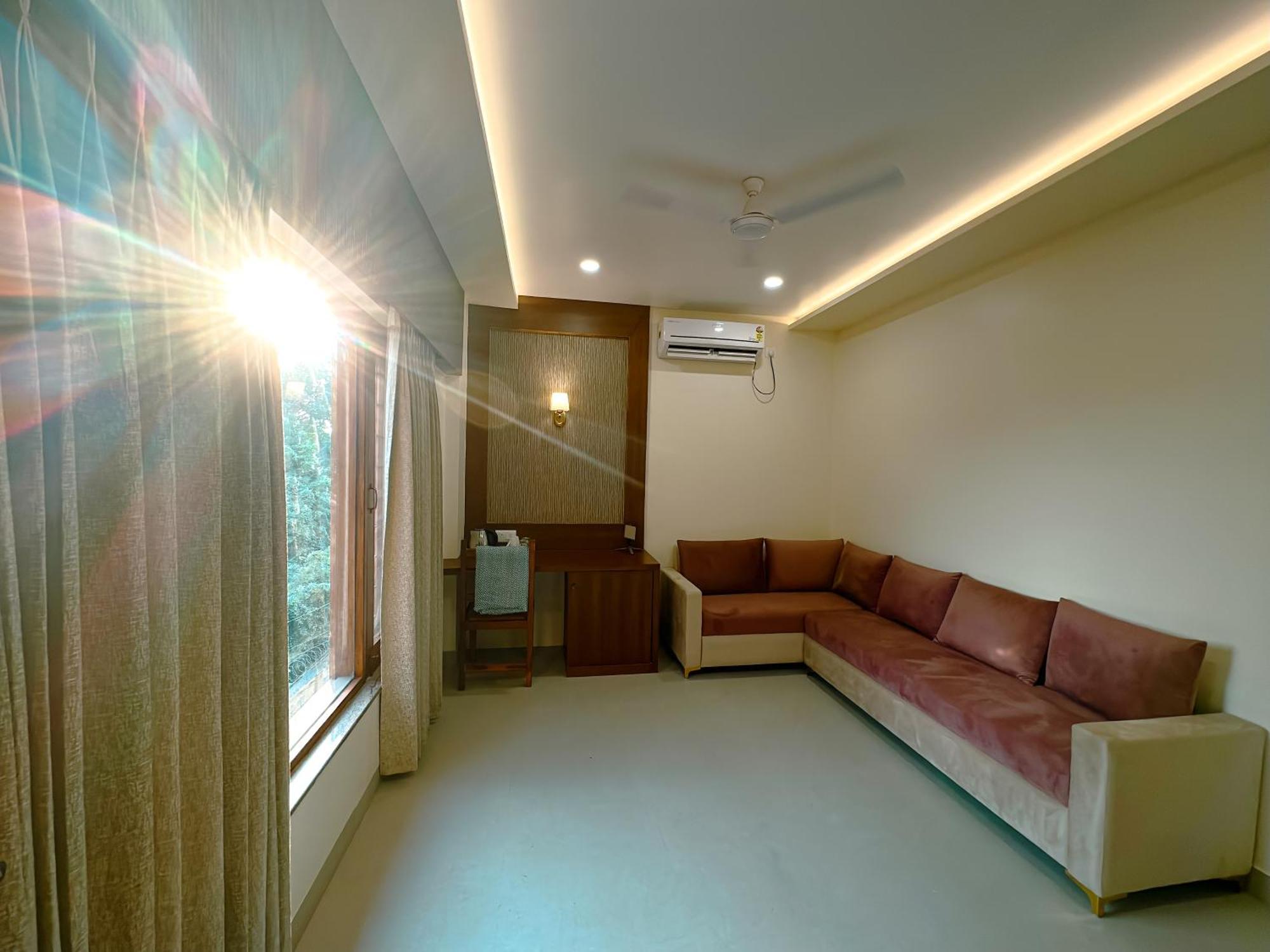 Hotel Ananda Kashi Varanasi Bagian luar foto