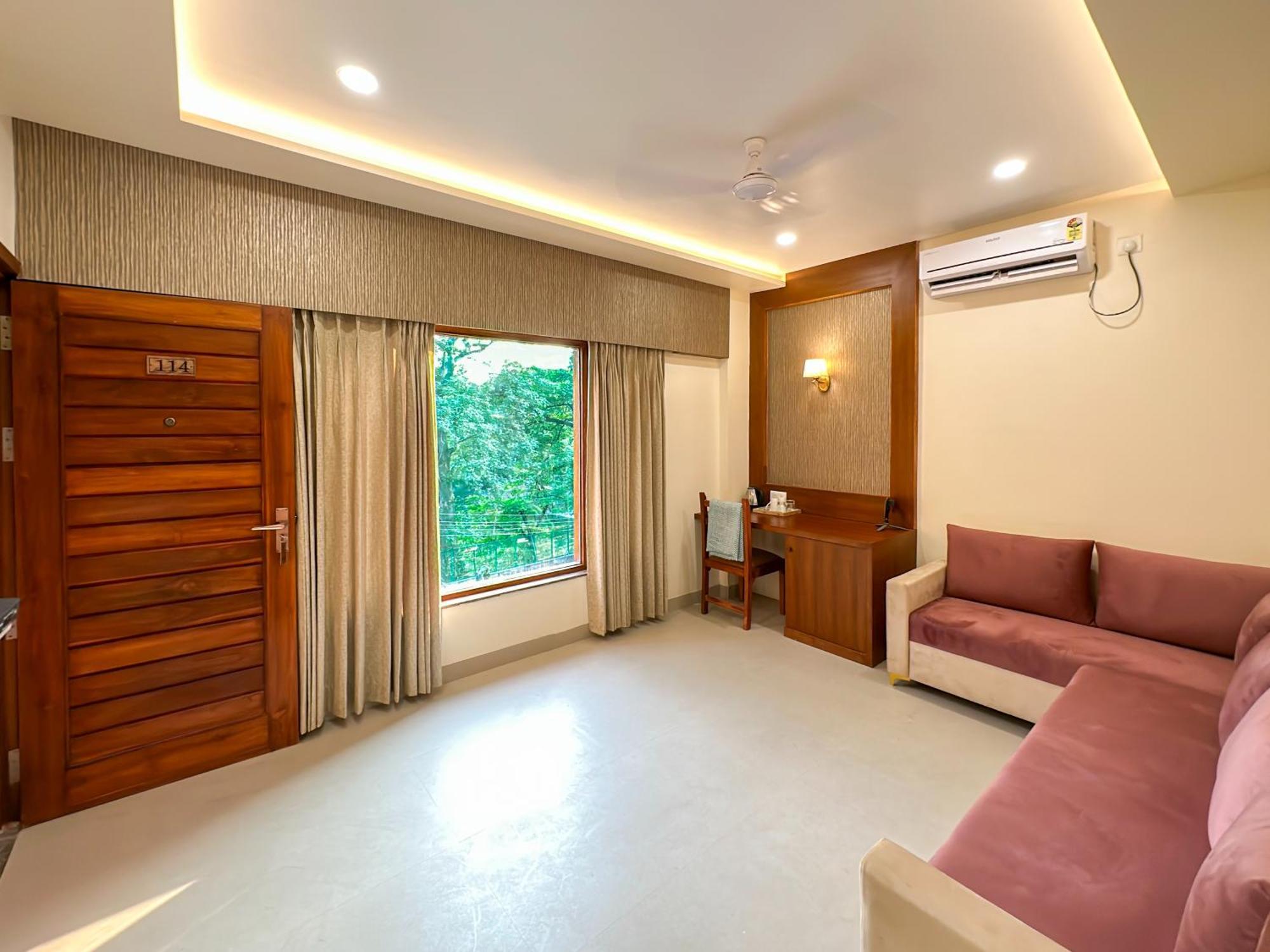 Hotel Ananda Kashi Varanasi Bagian luar foto