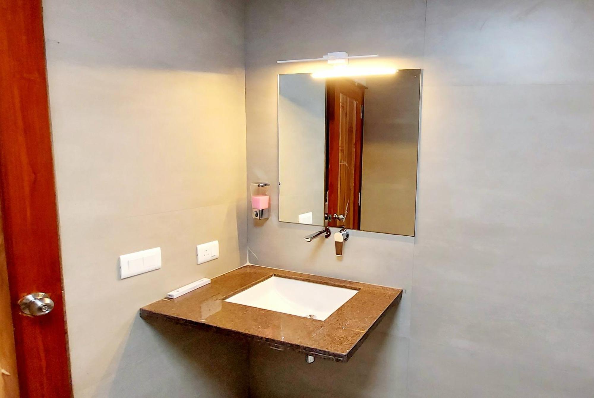 Hotel Ananda Kashi Varanasi Bagian luar foto